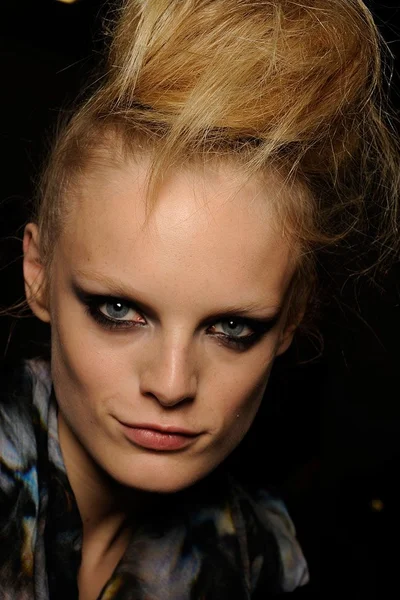 Look 3